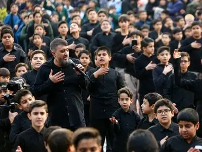 همخوانی سرود «خورشید نمی‌سوزد» توسط۲ هزار نوجوان+صوت