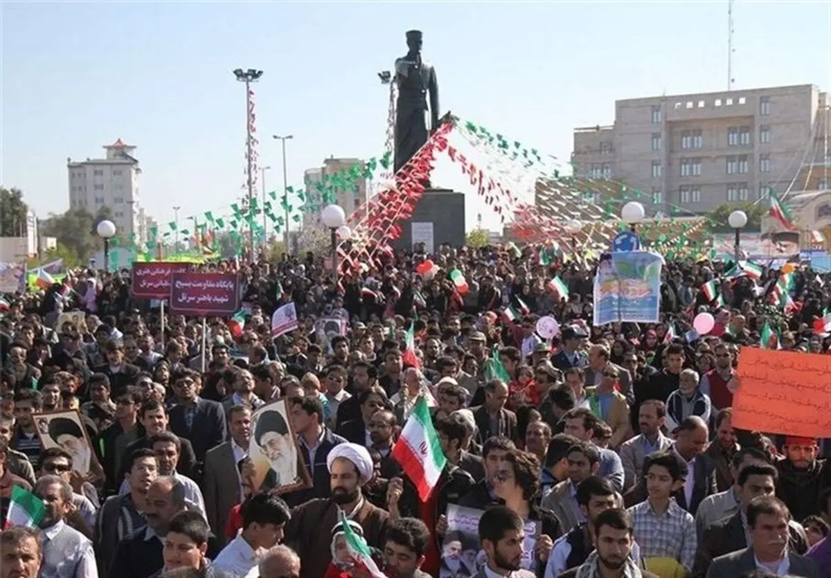 ایران در قله‌های پیشرفت قرار دارد / نادیده گرفتن دستاوردهای انقلاب از توطئه‌های دشمنان علیه ایران است 