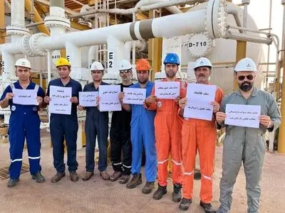 ادامه اعتراض کارگران رسمی نفت/ محدودیت‌ها را بردارید