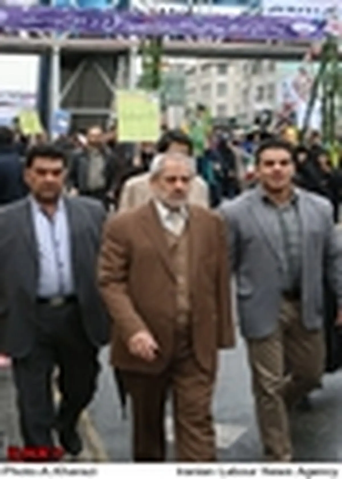 ایران تسلیم ذلت نمی‌شود