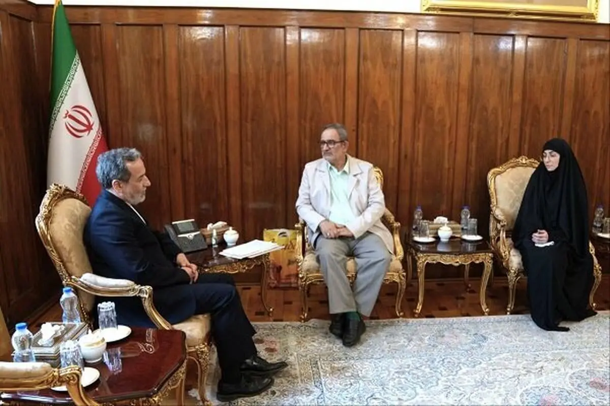 دیدار خانواده محمدرضا نوری با وزیر امور خارجه 
