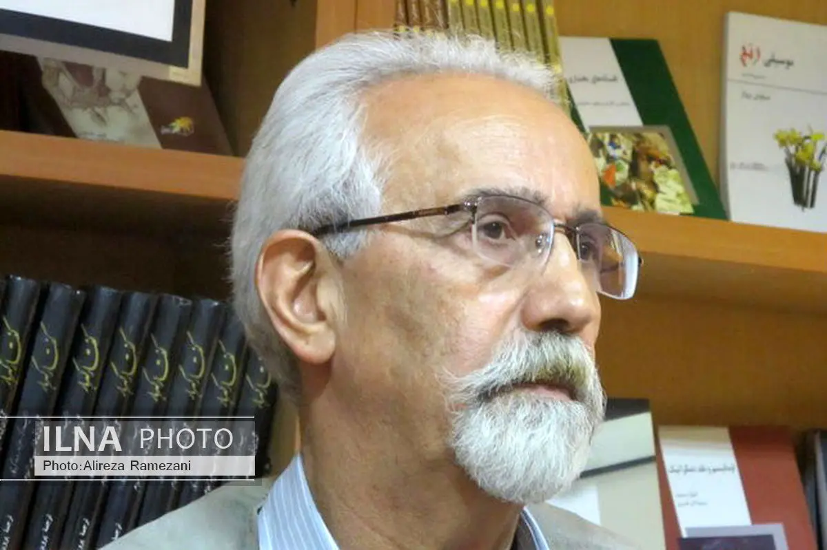 «سوکوراتازکی بیرنگ و ...» با ترجمه غبرایی را بخوانید