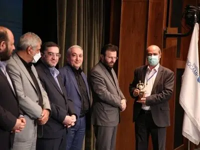 اهدای تندیس "مدیر موفق ملی در انقلاب صنعتی چهارم" به محمدجواد اقدامیان