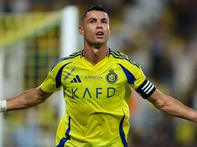 ویدئو: حرکت غیرمنتظره رونالدو در میان ازدحام هواداران النصر