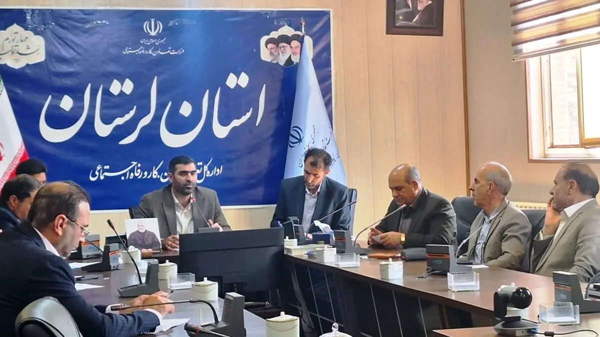 حلقه اصلی رشد تولید و توسعه اقتصادی در کشور با کار و تلاش کارگران میسر می شود