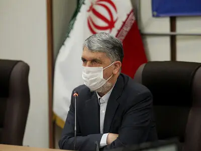 فیلم‌های سینمایی باید نام فارسی داشته باشند