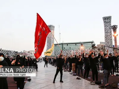 عزاداری روز اول محرم در میدان امام حسین (ع)