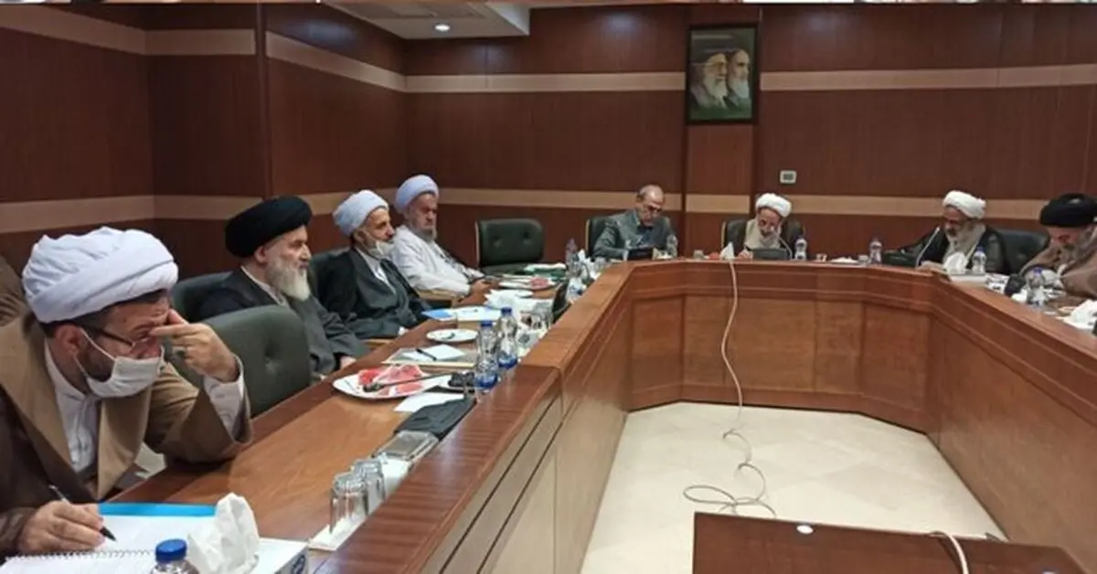 الزامات و راهکارهای تحقق «جهش تولید» در کمیسیون سیاسی خبرگان رهبری بررسی شد