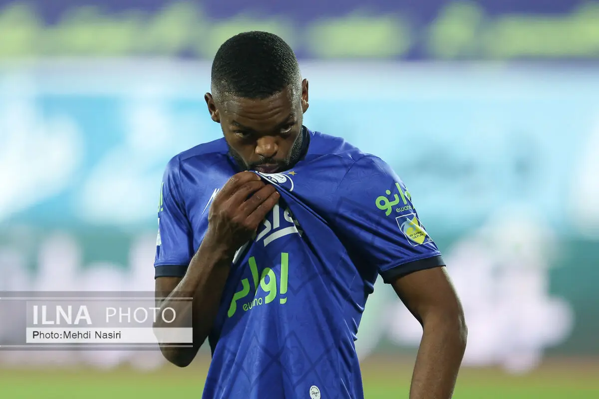ویدیو: صحنه مشکوک برخورد گوهری با یامگا در محوطه جریمه پرسپولیس