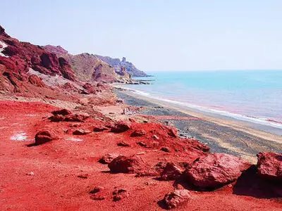 توسعه گردشگری در سواحل و حریم منابع آبی در چارچوب قوانین مجاز است 