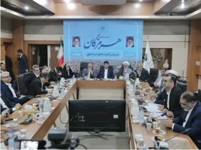 افتتاح پروژه‌های ارتباطی ایرانسل از بندرعباس تا سواحل هرمز