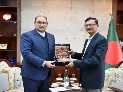 ابلاغ نامه عراقچی به وزیر خارجه بنگلادش