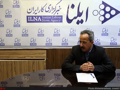 نگاه سنگین سوداگرانه بر بازار خدمات درمانی حاکم است/ دلواپسان حاضر در وزارت بهداشت ابایی از زدن دولت ندارند