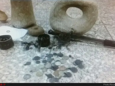 کشف شمشیر، سکه و اشیای تاریخی از سارقان در زابل