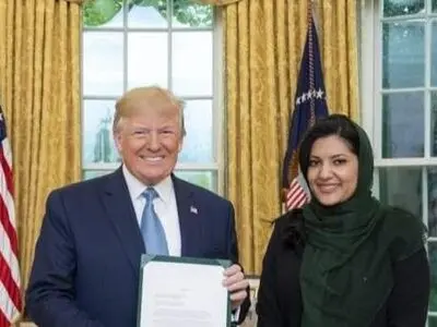 تقدیم استوارنامه سفیر عربستان در واشنگتن به ترامپ