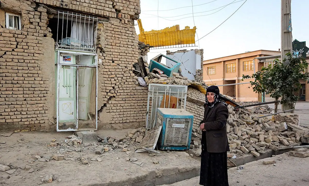تدارک صدها چادر صحرایی توسط سازمان  فنی و حرفه‌ای کرمانشاه / کارمندان صندوق بازنشستگی کرمانشاه یک روز حقوق خود را به زلزله‌زدگان بخشیدند