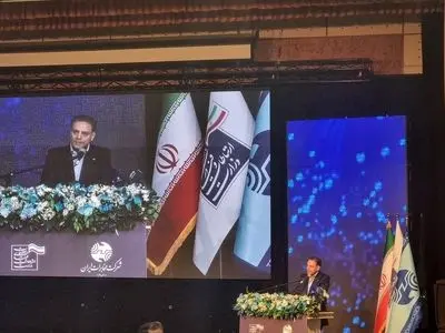 راهی جز جایگزینی کابل مسی با فیبر نوری نداریم/ ناچار به واردات مودم هستیم