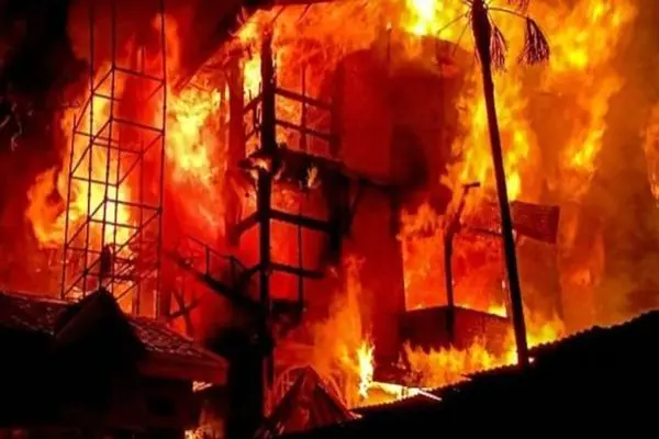 جان باختن دست‌کم ۱۵ تن در حادثه آتش‌سوزی یک هتل در کلکته هند