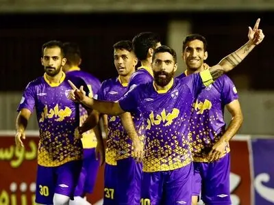 برتری هوادار مقابل آرمان گهر