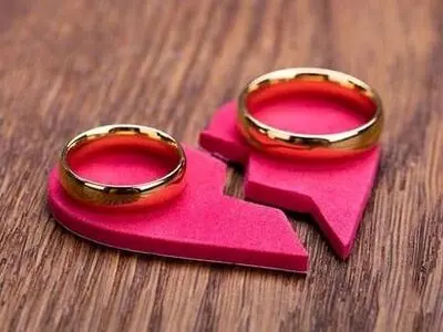 طلاق به خاطر بزک شوهر در خواب