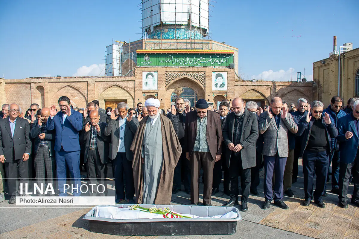 تشییع و خاکسپاری پیکر ناصر تکمیل همایون مورخ و جامعه شناس قزوینی