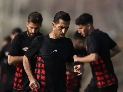 ماجرای کاپیتان پرسپولیس و نیمکت‌نشینی سریالی