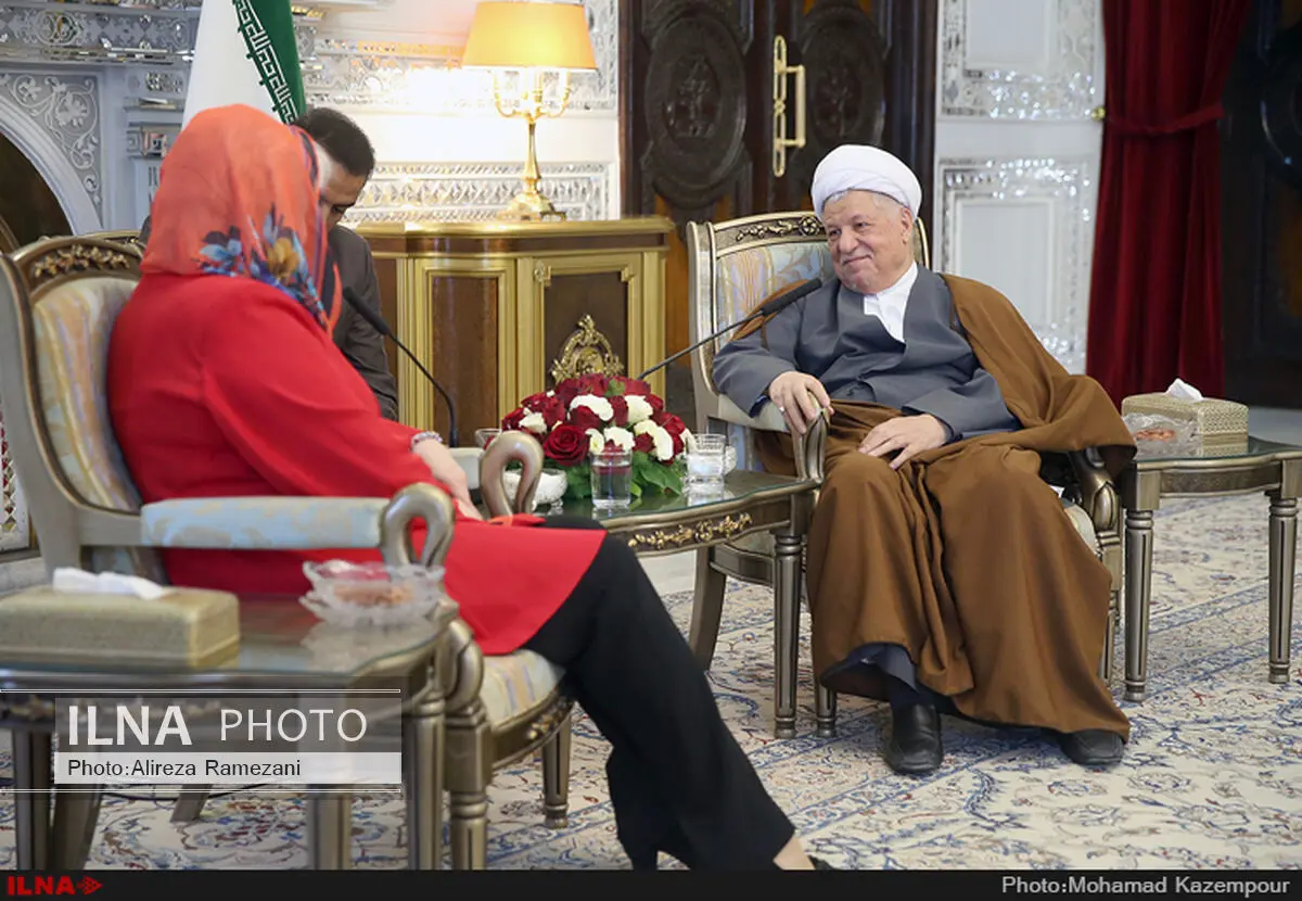 ایران با تکیه بر مردم خویش، از مراحل و موانع می‌گذرد