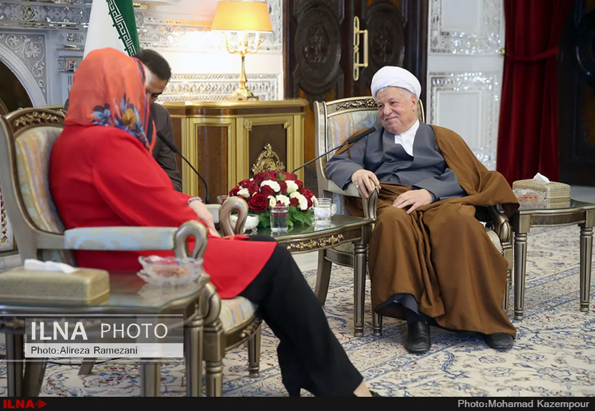 ایران با تکیه بر مردم خویش، از مراحل و موانع می‌گذرد