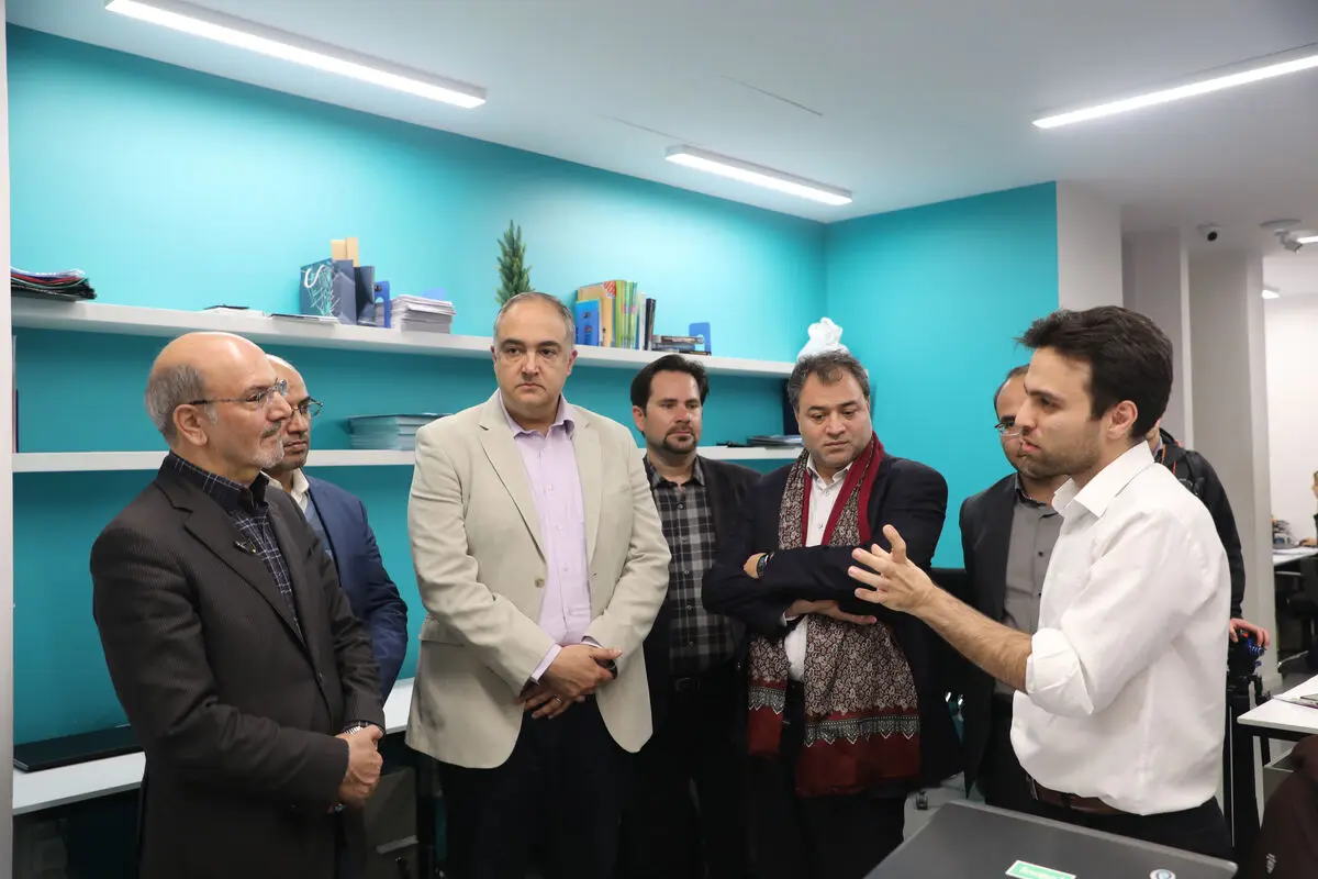 نباید بگذاریم ذهن‌ استارتاپ‌ها درگیر حاشیه شود