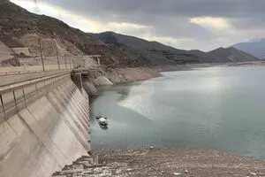 وضعیت نگران‌کننده ذخایر آبی کشور؛ سدها تنها یک‌سوم پر هستند