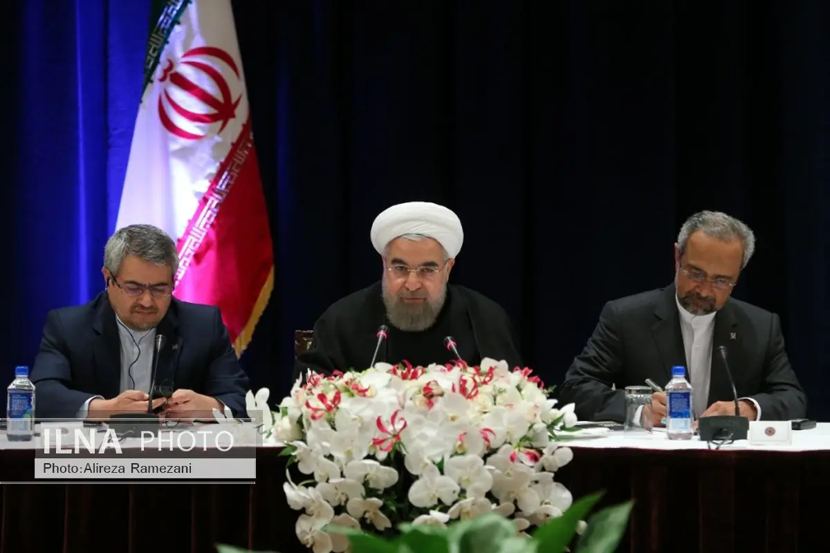 مشکلات ایران و آمریکا با دست دادن حل نمیشود