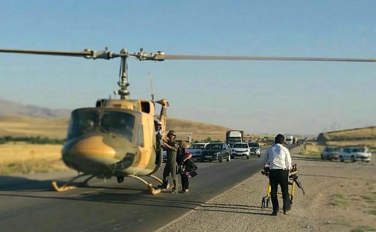 انتقال مصدوم حادثه ریزش آوار در نیشابور توسط بالگرد 