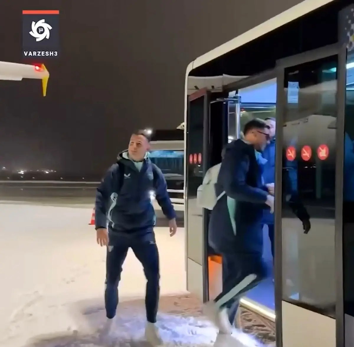 برف بازی بازیکنان بیلبائو در حاشیه سفر به چک برای دیدار این هفته لیگ قهرمانان اروپا برابر اسلاویاپراگ + فیلم