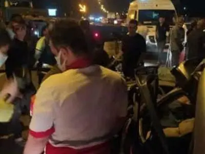تصادف سرویس کارگران «توسعه بلور کاوه» ۷ نفر را مصدوم کرد/ فوت یک کارگر