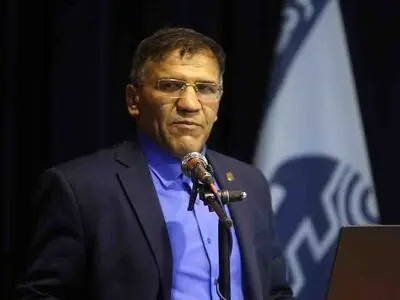 امسال ۵۰ هزار شماره تلفن ثابت به شبکه فیبر نوری متصل می شود/ نصب سالانه ۵۰ سایت جدید تلفن همراه برای پوشش بهتر در شیراز