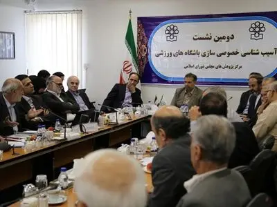 تاکید عزیزمحمدی بر عملیاتی‌شدن نظام‌جامع باشگاه‌داری/ انتقاد غمخوار از تداوم روزمرگی!