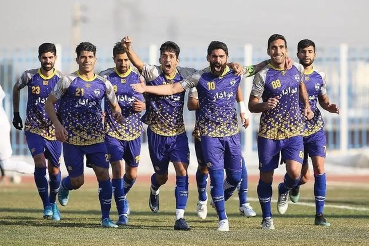 ۳ بازیکن هوادار در آستانه جدایی