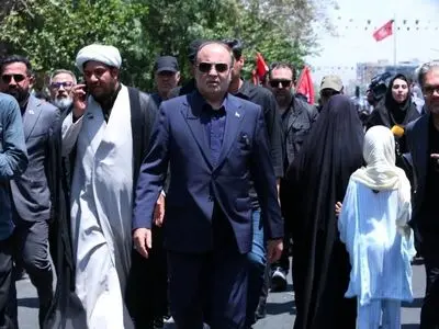 حضور نوری قزلجه در مراسم تشییع پیکر مطهر رهبر شهید انقلاب