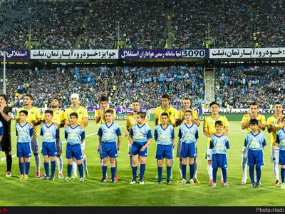 اعلام ترکیب صنعت نفت آبادان برابر استقلال