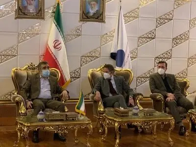 Iran confident US sanctions will be lifted as UN watchdog arrives in Tehran