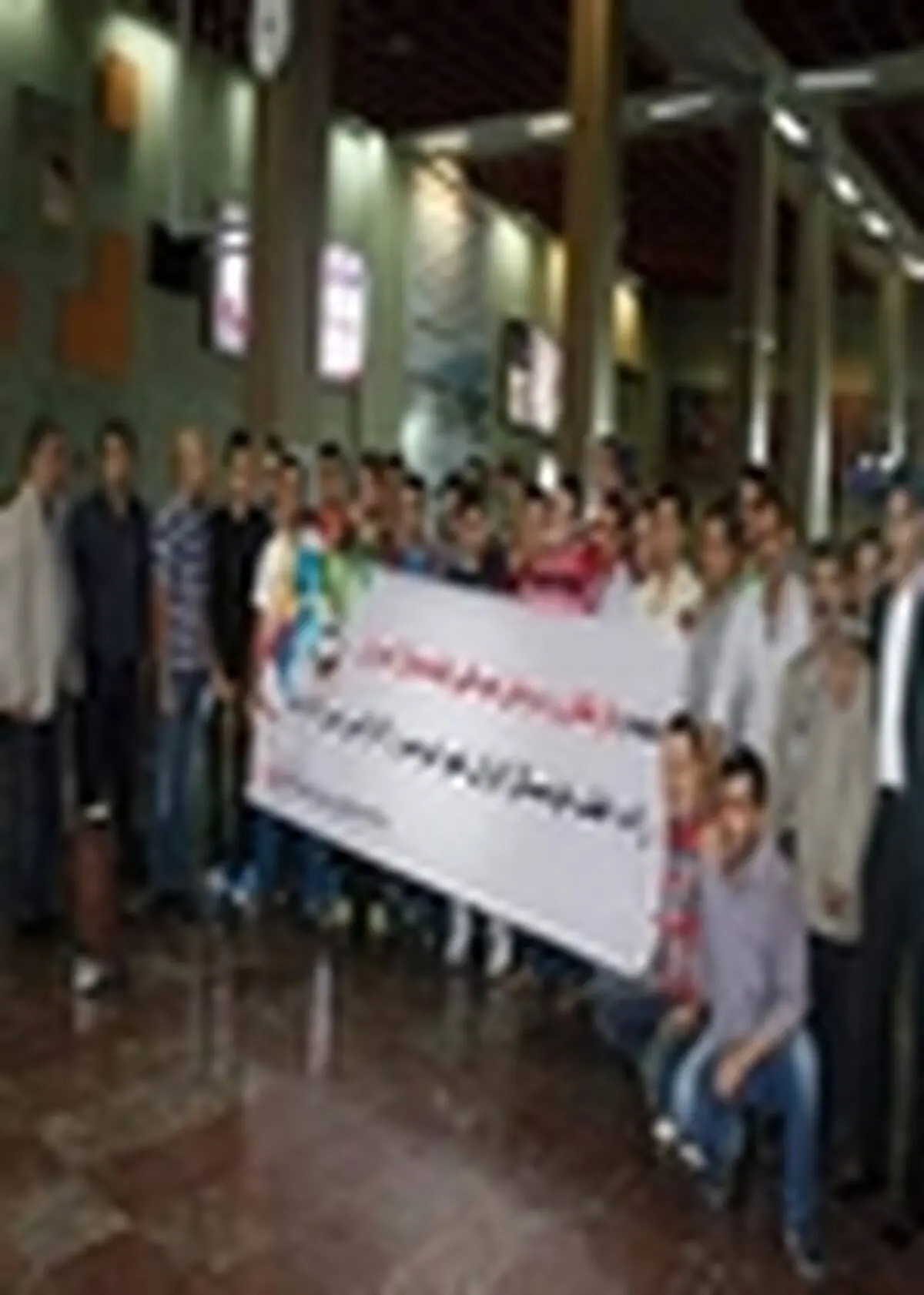 تیم ملی فوتسال ایران وارد تبریز شد / استقبال مدیران باشگاه دبیری از ملی پوشان