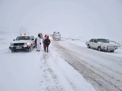 مسدود شدن تعدادی از محورهای روستایی استان یزد در پی بارش برف