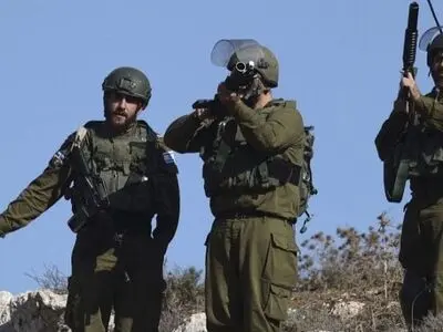 زخمی شدن ۲ جوان فلسطینی در پی یورش نظامیان صهیونیست به کرانه باختری