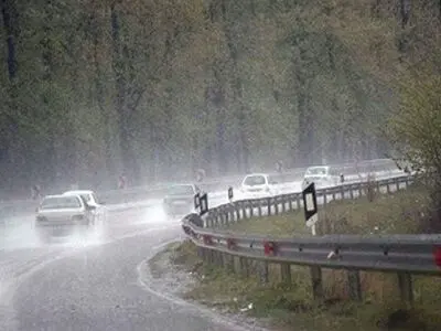 جاده های گلستان لغزنده است / رانندگان احتیاط کنند