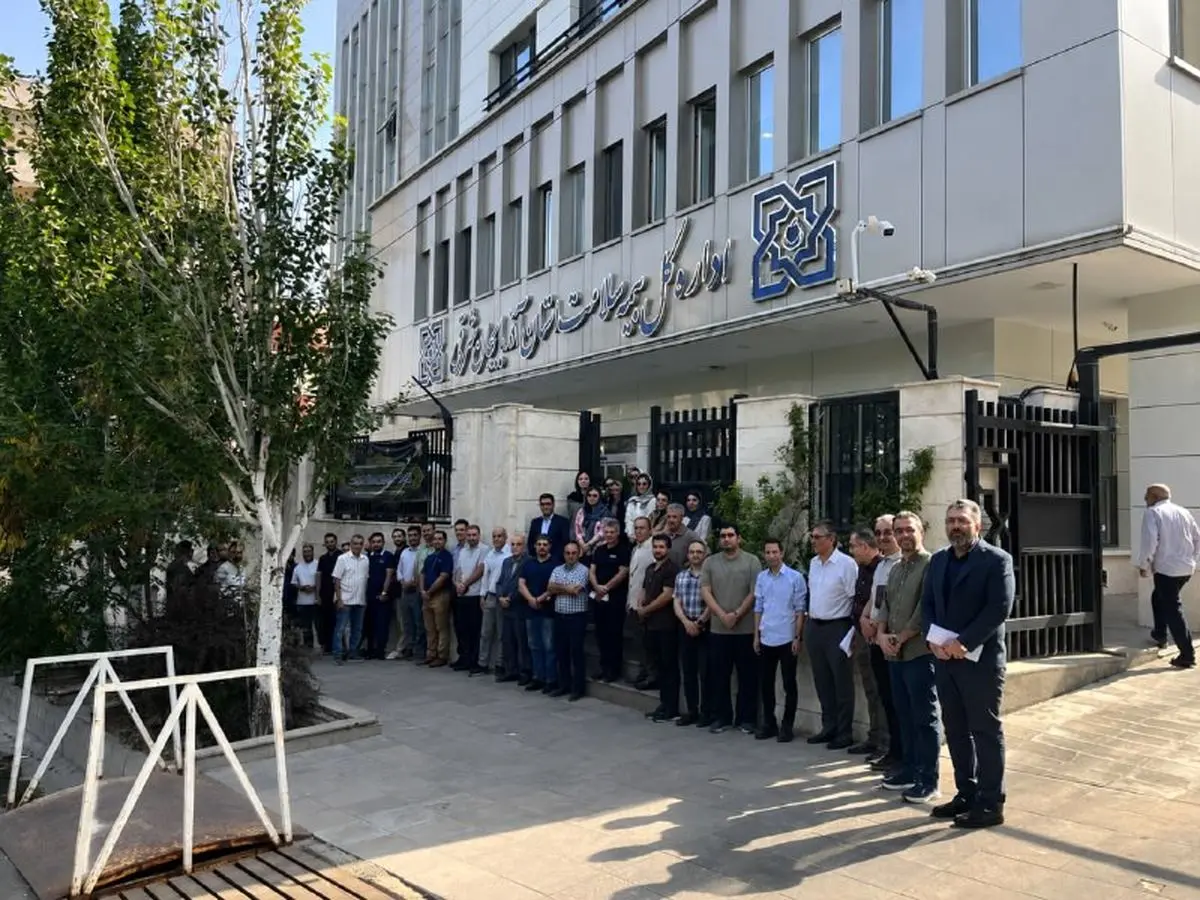 کارگران داروخانه‌ها: مطالبات پرداخت نشود، ما به دردسر می‌افتیم