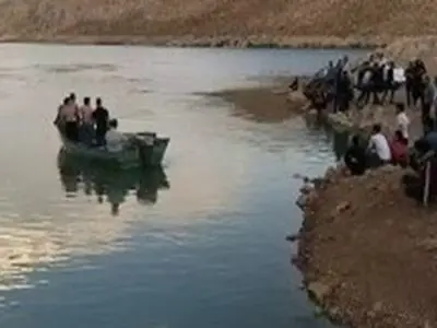 کشف خودرو و راننده غرق شده در سد آزادی 