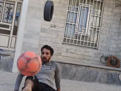 ویدیو: هنرنمایی معلول ایرانی سوژه پیج ۴۳۳