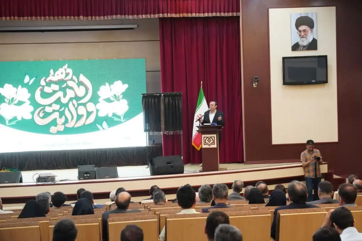 انتقاد استاندار قزوین از حضور نداشتن مدیران در مراسم هفته روابط‌عمومی