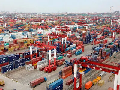 اعمال محدودیت در واردات  غیر ضروری جهت توسعه اقتصاد/حمایت صندوق ضمانت صادرات از صادرکنندگان