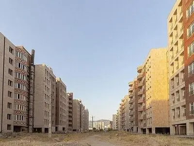 مرکزی در تأمین زمین جزء استان‌های ضعیف رتبه‌بندی شده است / در پاسخ به نیاز متقاضیان مسکن ملی، کمبود زمین مسئله بسیار مهمی است